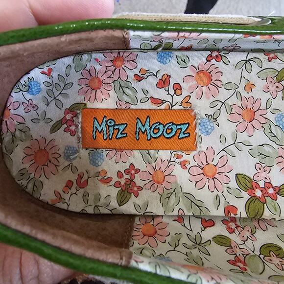 Miz Mooz Elite Slip On Loafer Green Suede Patent Leather size 7 Comfort Floral - Picture 4 of 7